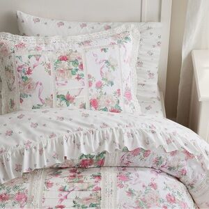 Love Shack Fancy Pottery Barn Cabbage Rose Quilt size Full/Queen EUC